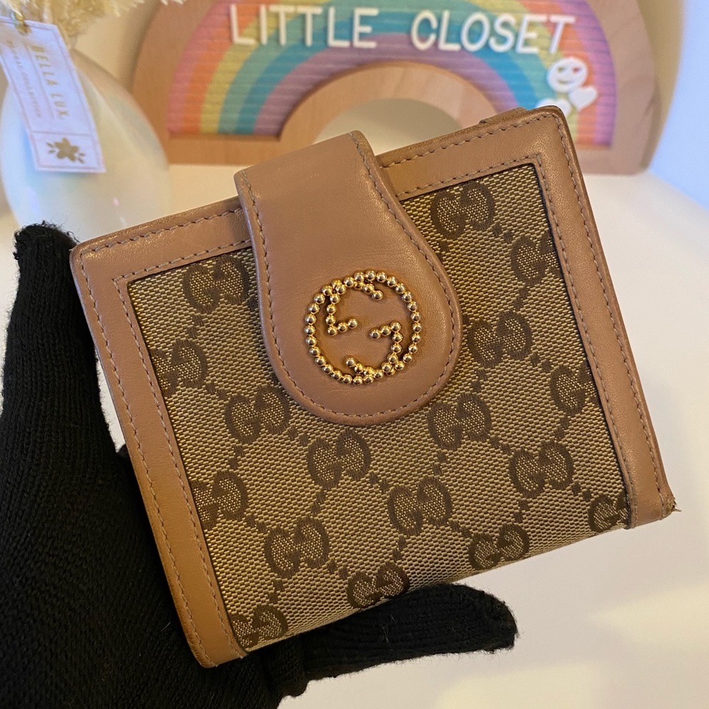 🎀 GUCCI Metallic GG pattern W-hook wallet